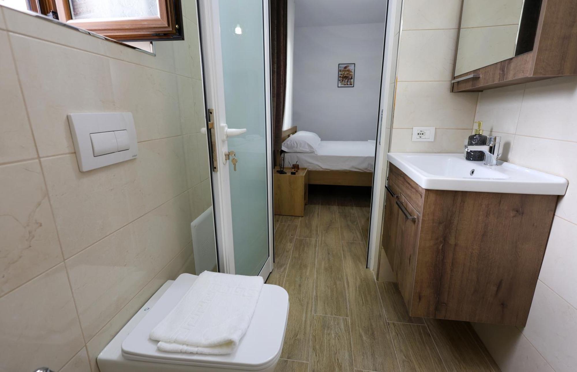 Hotel Vila Vreko B&B Берат Экстерьер фото