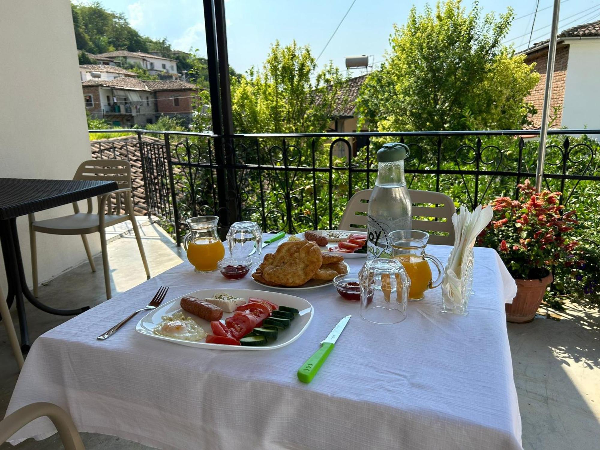 Hotel Vila Vreko B&B Берат Экстерьер фото