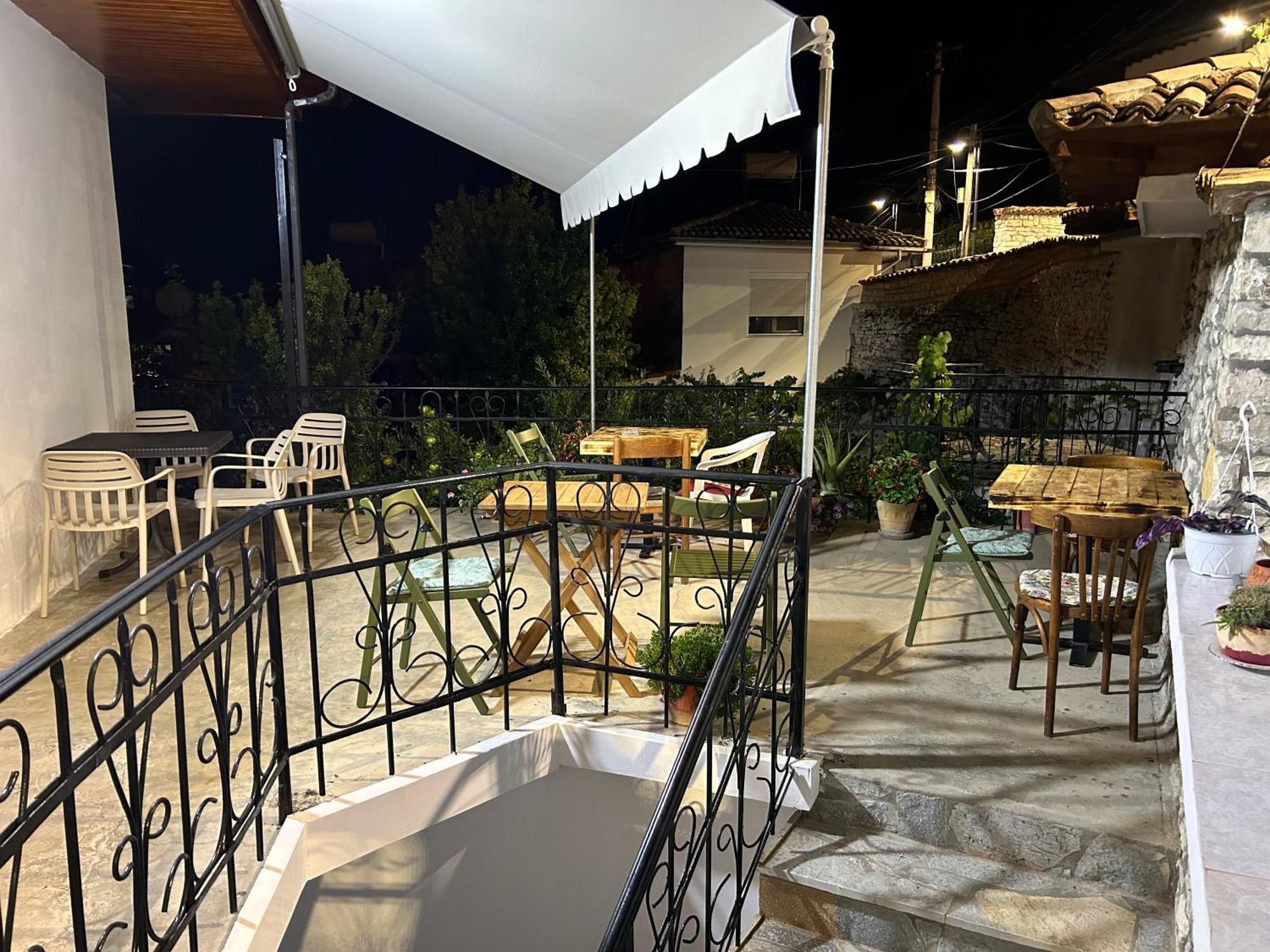 Hotel Vila Vreko B&B Берат Экстерьер фото
